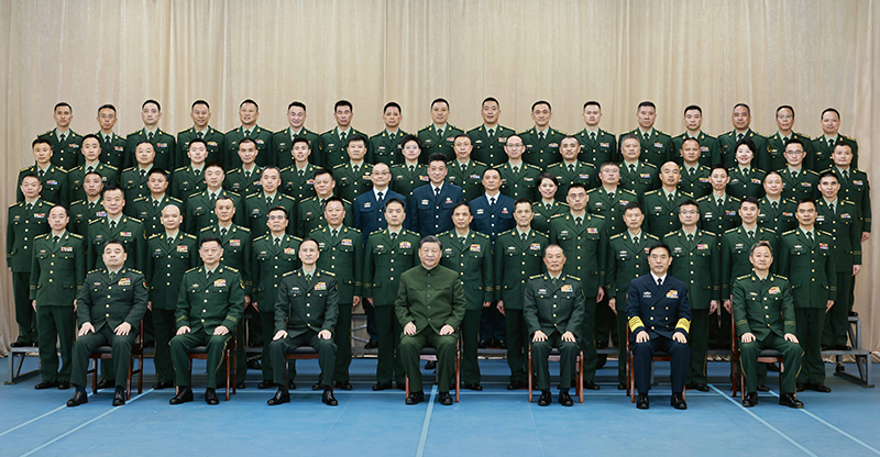 11月29日，，，中共中央总书记、国家主席、中央军委主席习近平到武警海警总队东：：Ｇ富硬渴硬。！！Ｕ馐窍敖角兹冉蛹：：Ｇ富硬坑泄赝荆，，同各人合影留念。！！